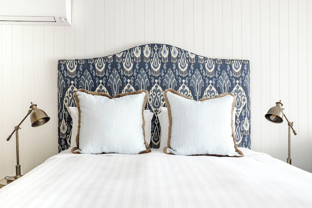 Deluxe Room, 1 King Bed