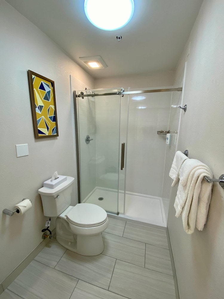 Suite, Multiple Beds, Non Smoking - Photo 3