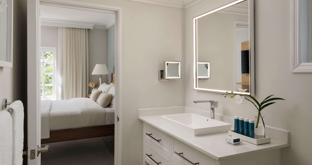 Villa, 1 Bedroom, Ocean View, Poolside (Butler Villa Suite) photo 3