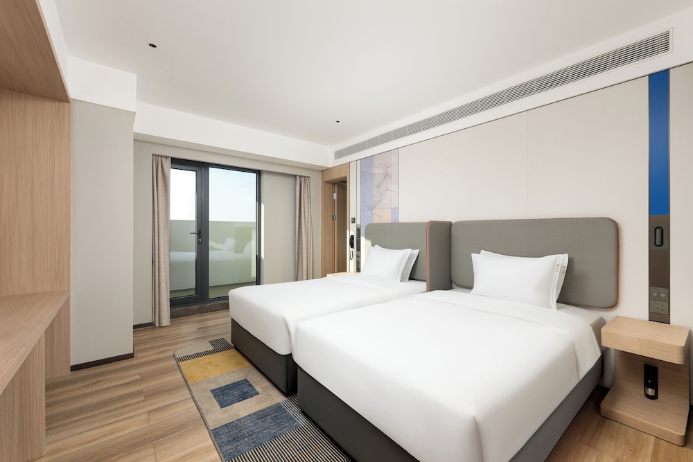 2 Single 1 Bedroom Suite Sofa Bed photo 3