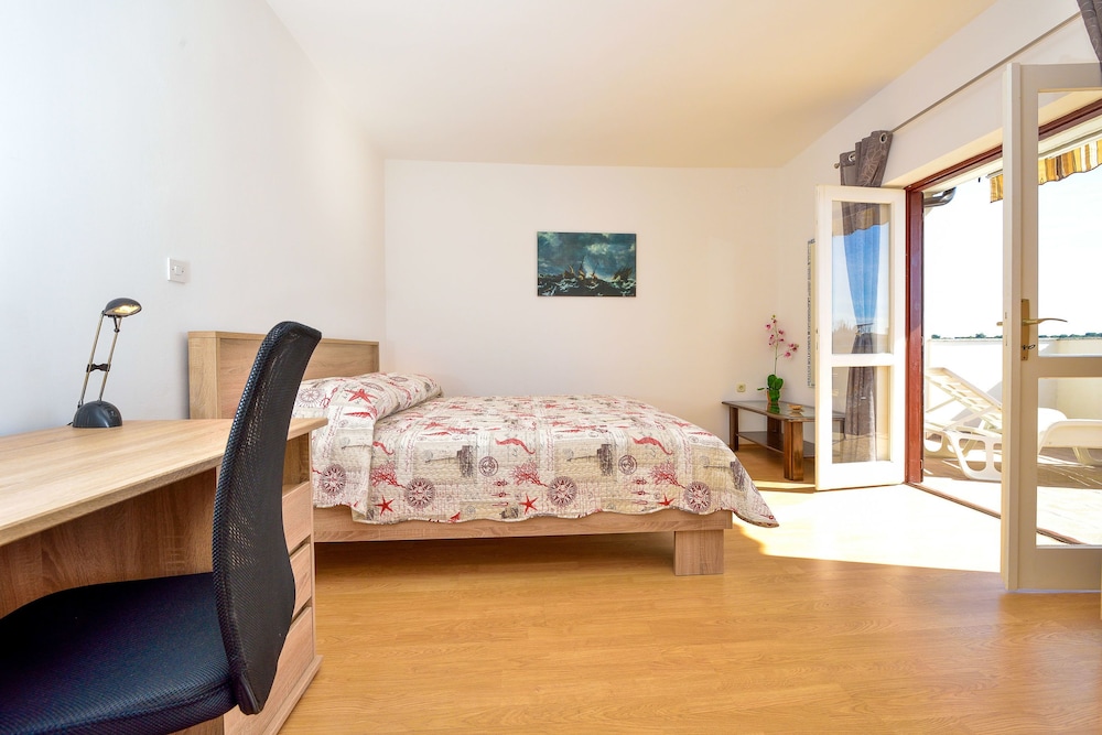 Apartment (A1)
