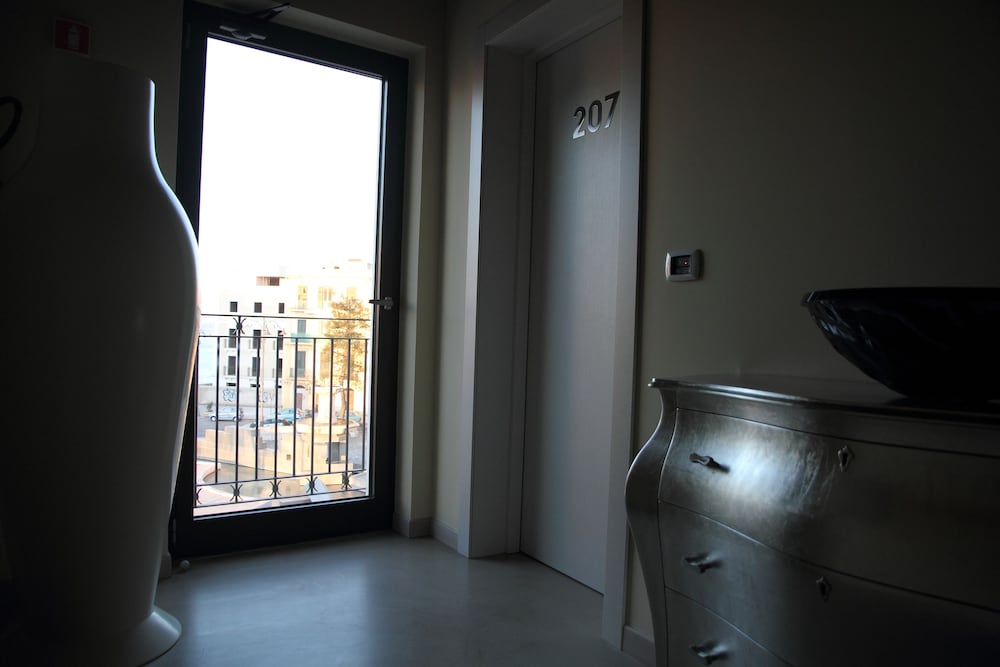 Deluxe Double or Twin Room, City View (Piazza Fontana View) photo 3