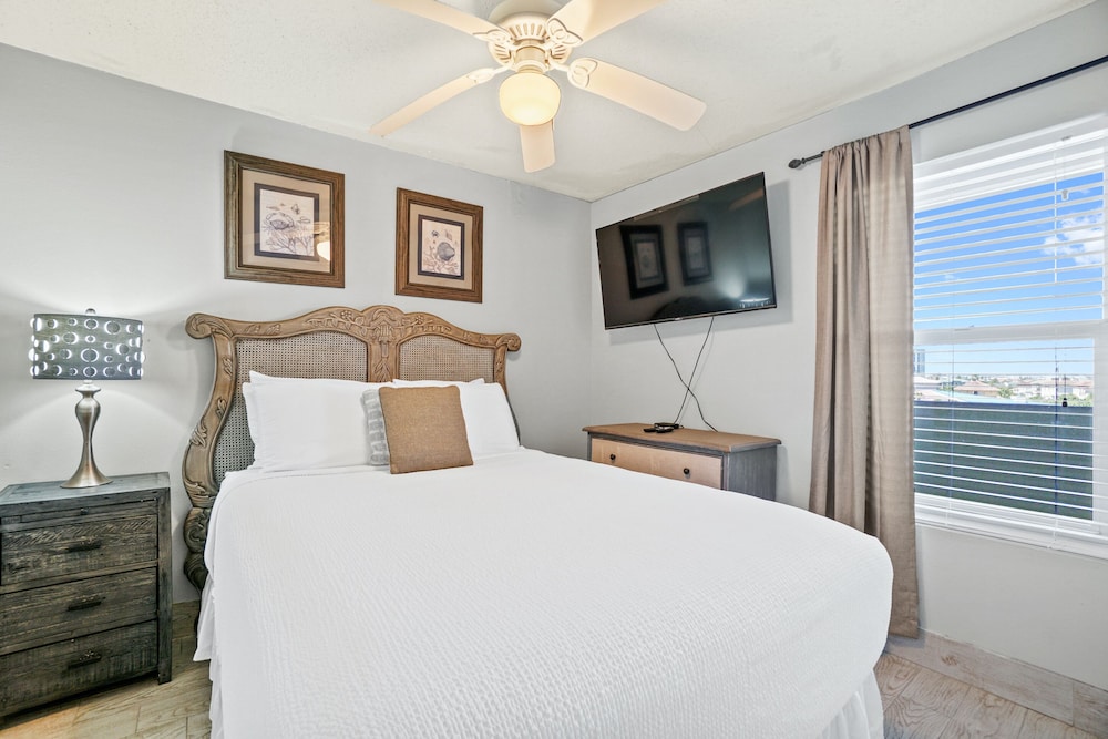 Condo, 2 Bedrooms, Beach View (Pelican 513), photo 6