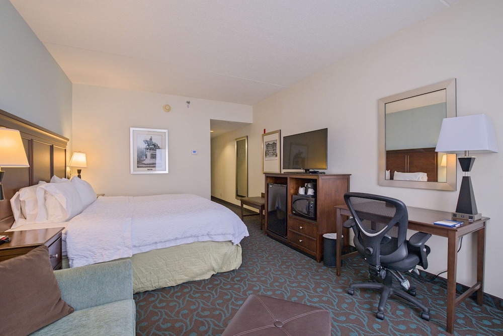Room, 1 King Bed, Non Smoking (Shower Only) photo 2