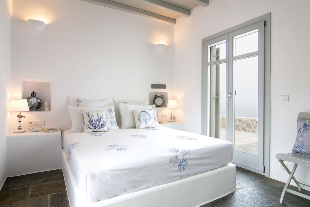Classic Villa, 3 Bedrooms photo 3