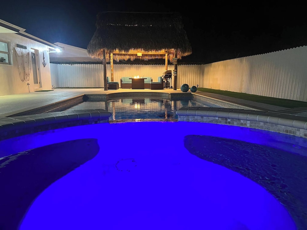 Maggie Home In Kendall - Pool And Tiki Bar, Photo 5