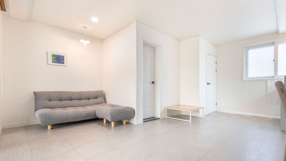 Basic Room, 1 Bedroom (Premier ondol(random4)) - Photo 3