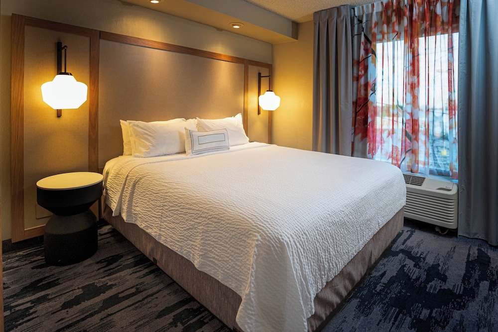 Room, 1 King Bed photo 1