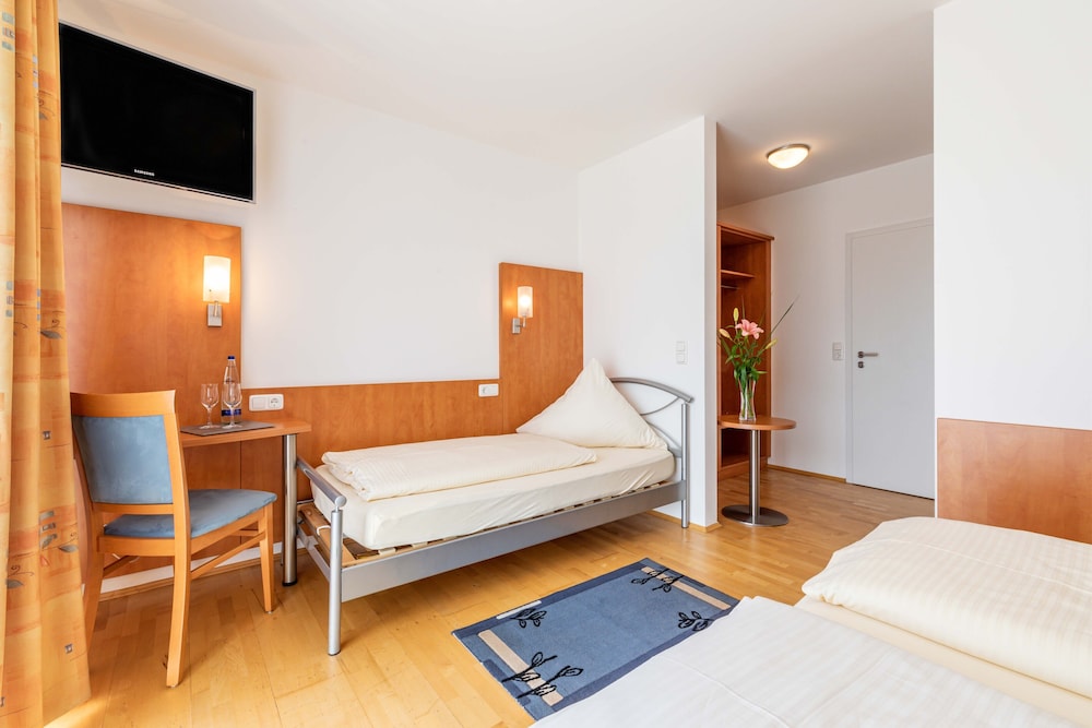 Comfort Triple Room photo 2