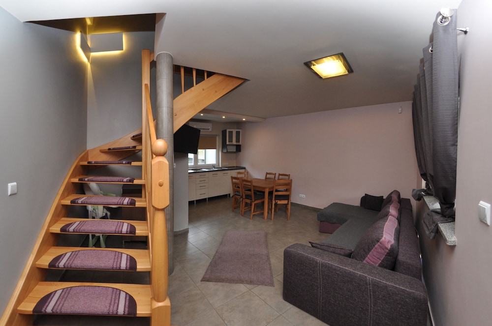 Premium Cabin photo 3
