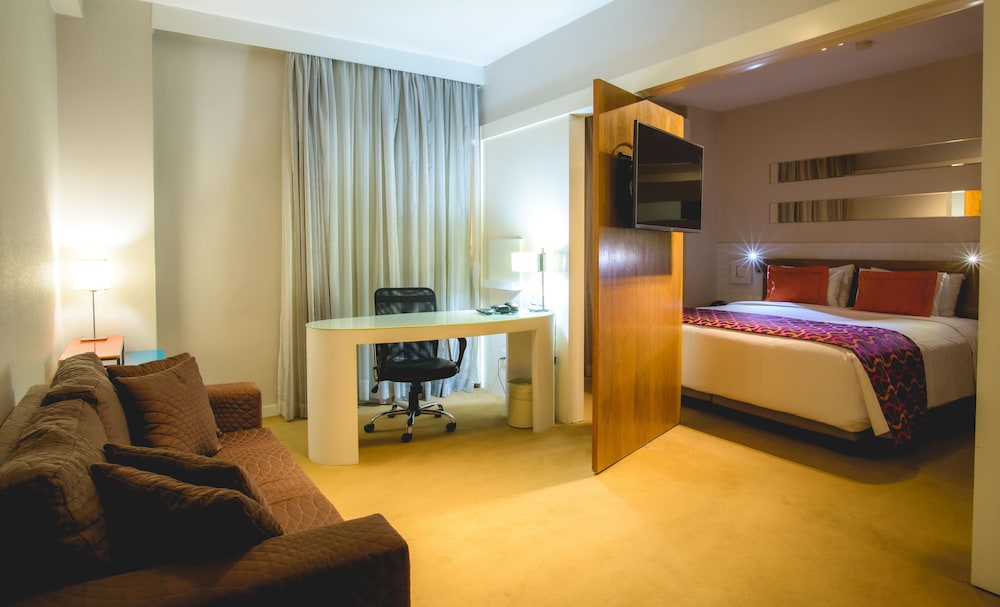 Business Suite, 1 King Bed, Non Smoking photo 1