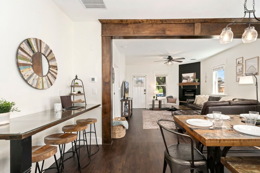 House, Multiple Beds, Patio, Garden View (205 Locust Street)