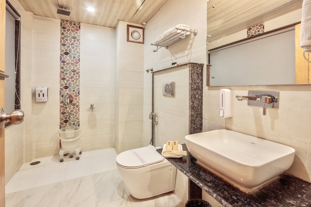 Luxury Room - Photo 6