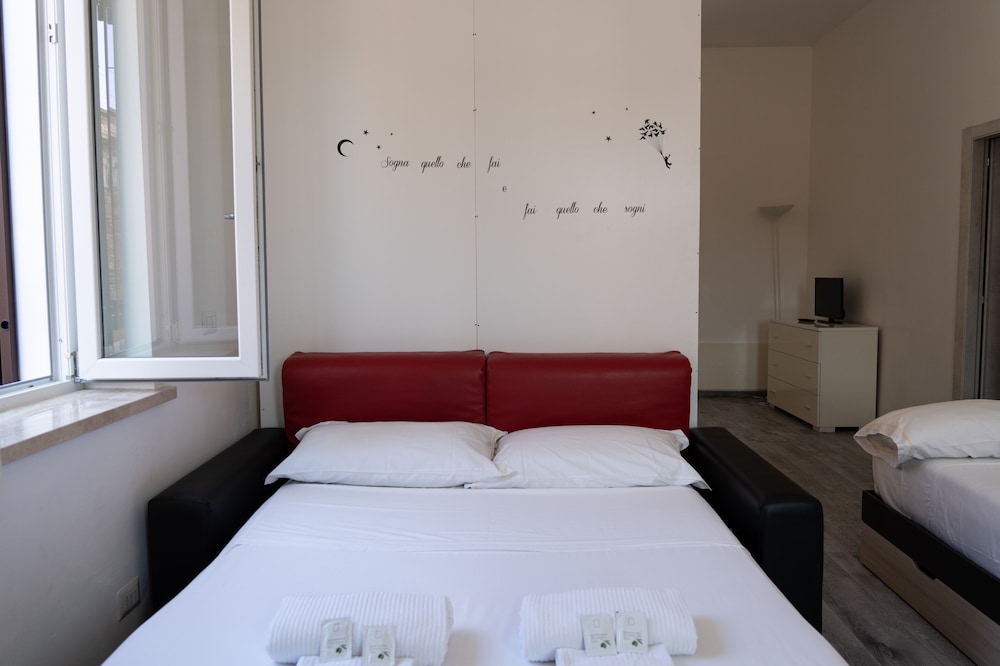Deluxe Condo photo 3