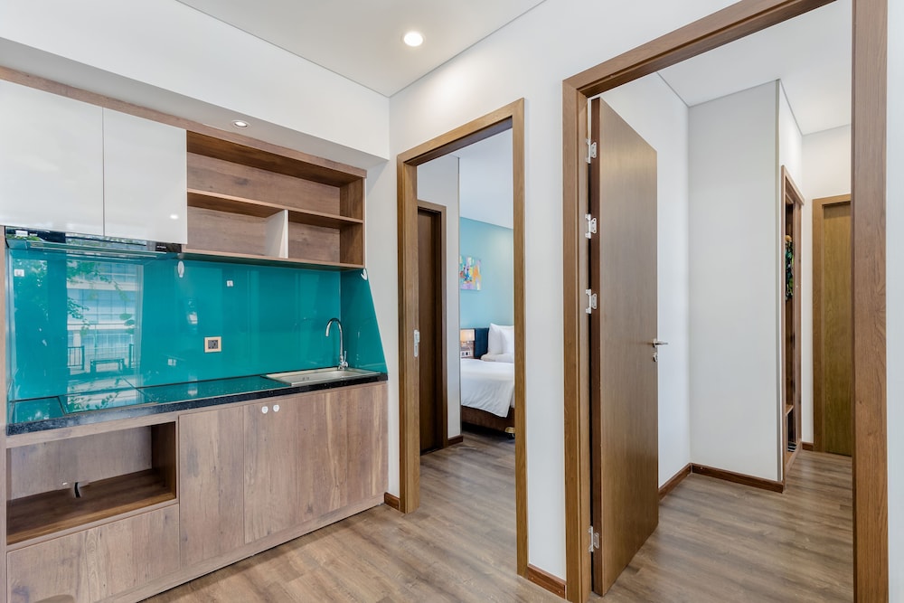 2 Bedroom Junior Apartment with Balcony City View - Photo 8