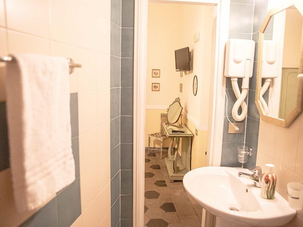 Double or Twin Room with Extra Bed (Zia Elena) photo 3