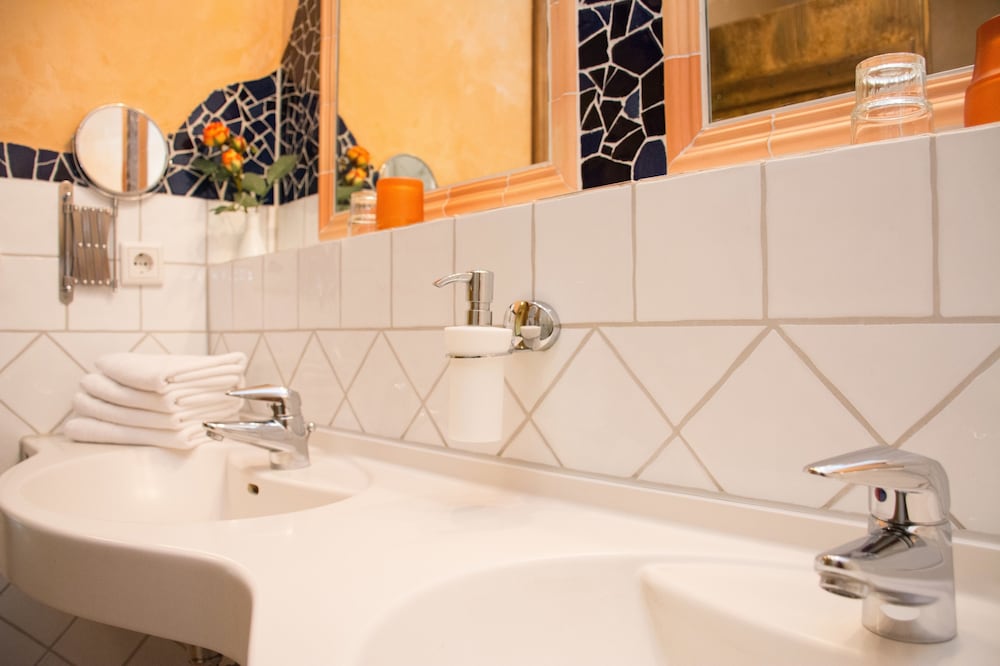 Standard Apartment - Photo 9