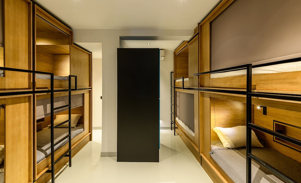 Basic Shared Dormitory, Mixed Dorm, Ensuite (8 Beds) photo 1