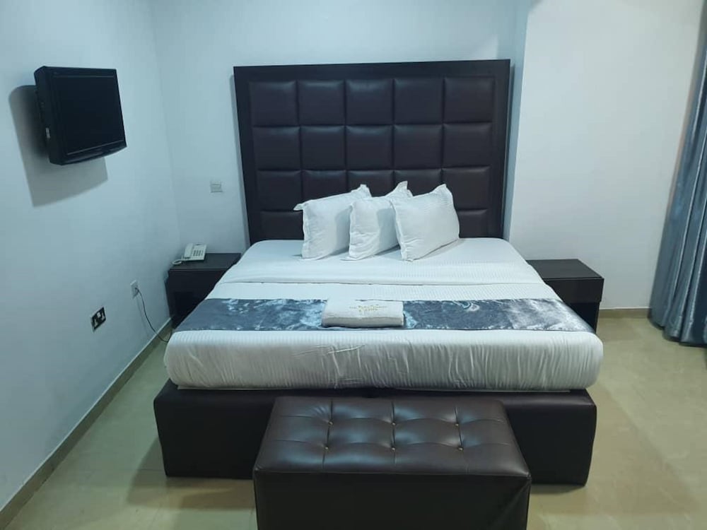 Business Suite - Photo 3