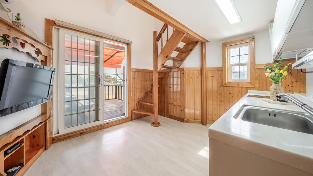 Basic Room, 1 Bedroom (Pencil 1 (Mountain View / BBQ))