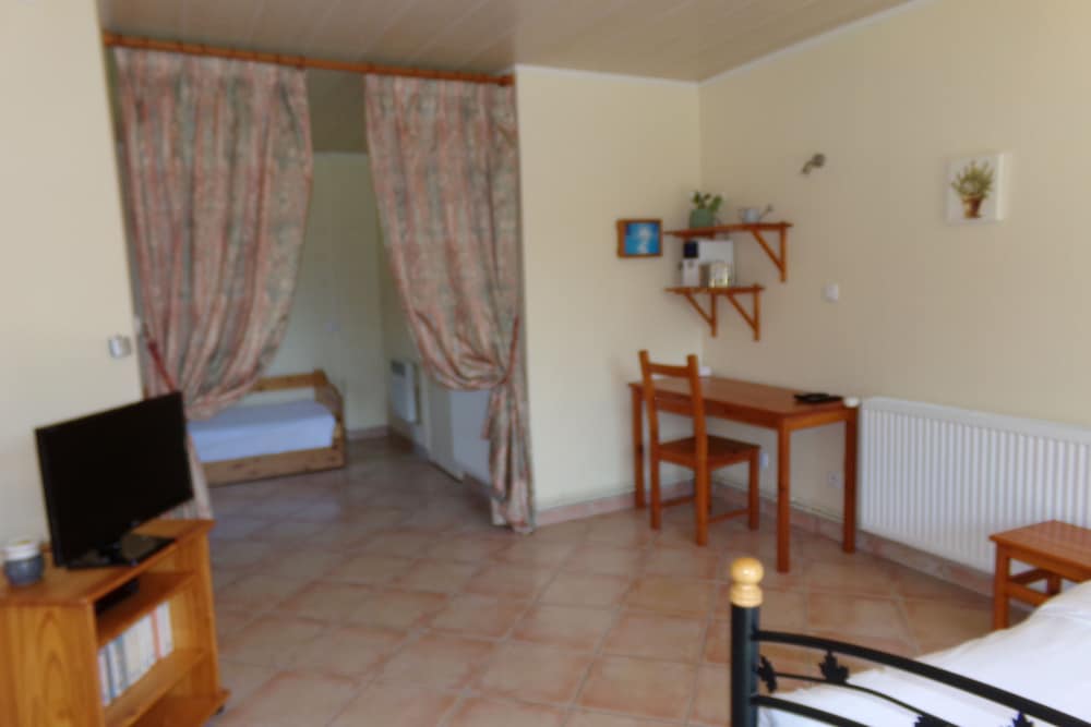 Classic Triple Room, Multiple Beds, Non Smoking photo 1