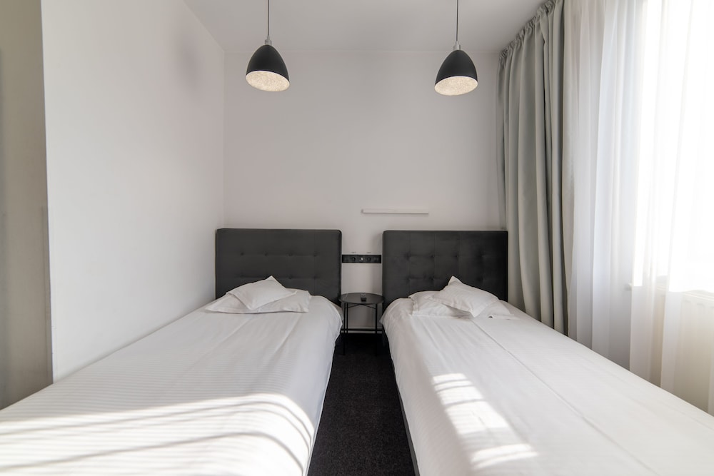 Twin Room, 2 Twin Beds photo 3