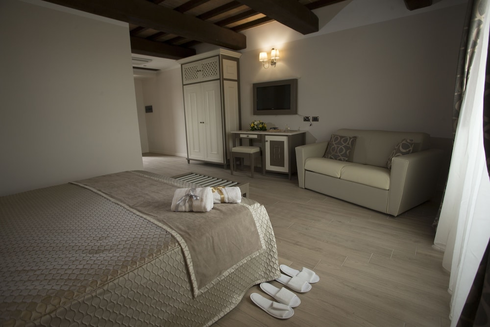Classic Double Room