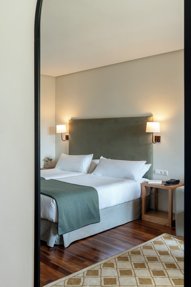 Standard Twin Room (3 Adults)