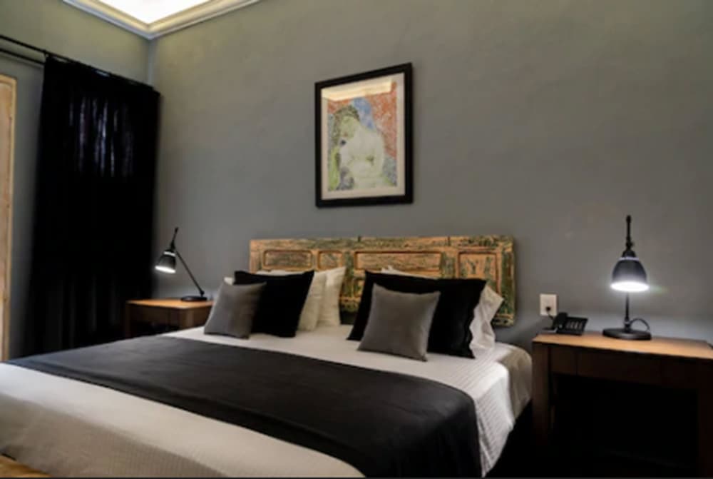 Junior Suite, 1 King Bed photo 2