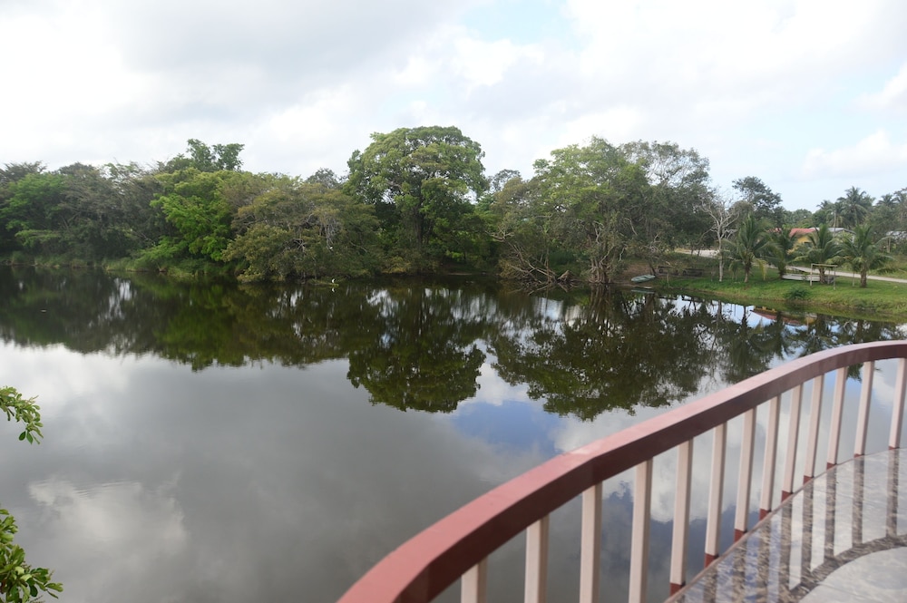 Premium Room, 2 Queen Beds, River View photo 3
