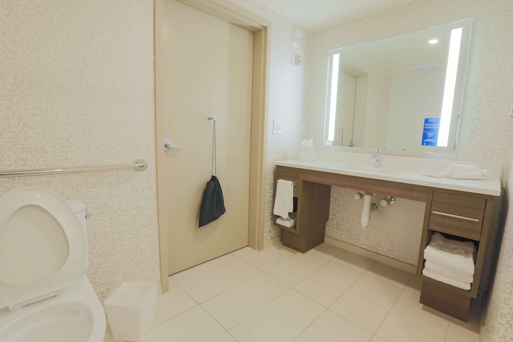 Studio, 2 Queen Beds, Accessible, Bathtub - Photo 14