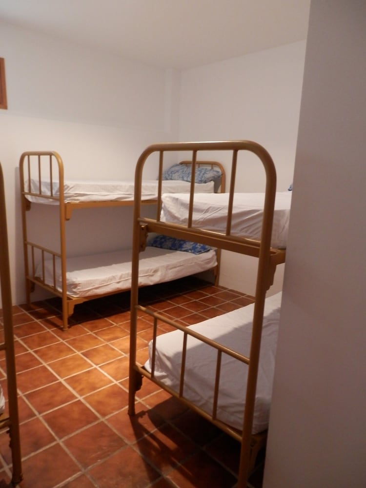 Dormitorio compartido, Dormitorio mixto, Baño compartido