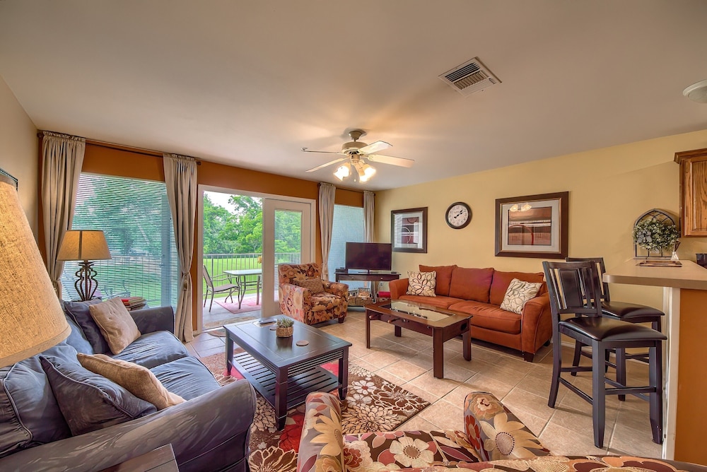 Condo, 3 Bedrooms
