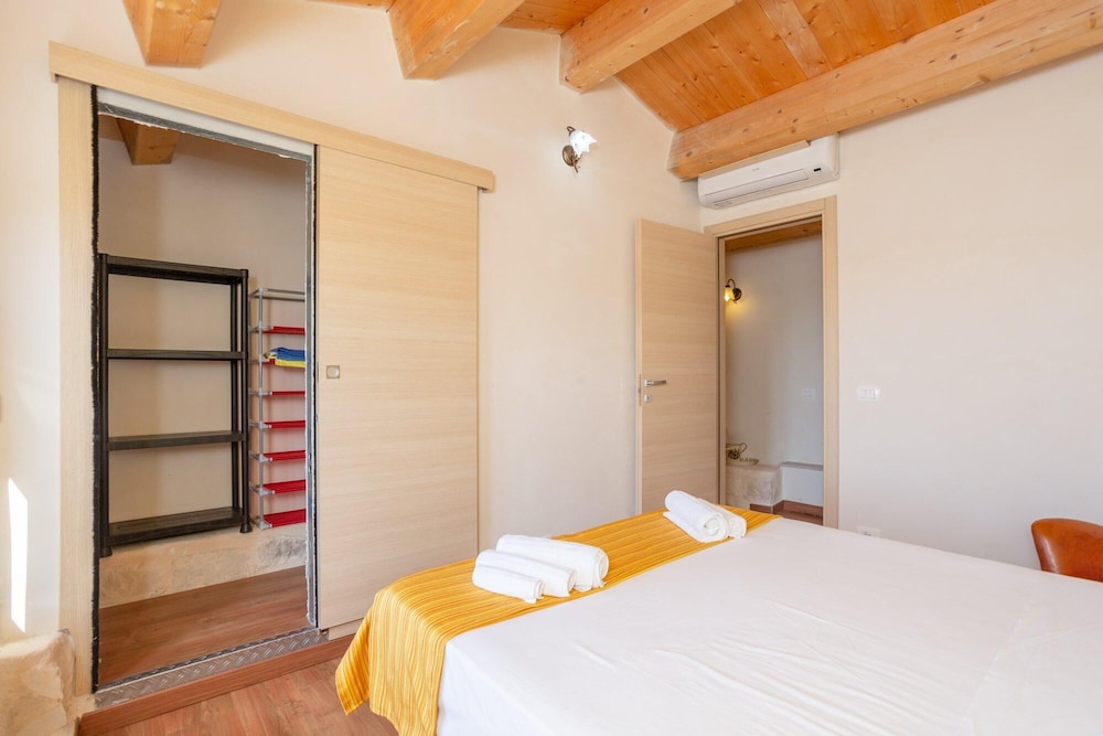 Villa photo 3
