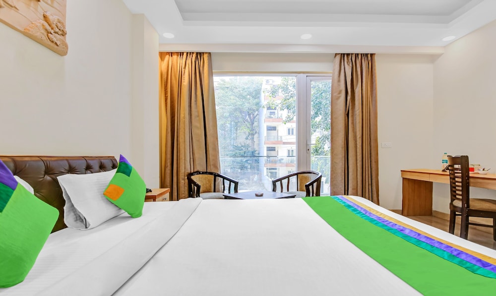 Deluxe Room - Photo 7