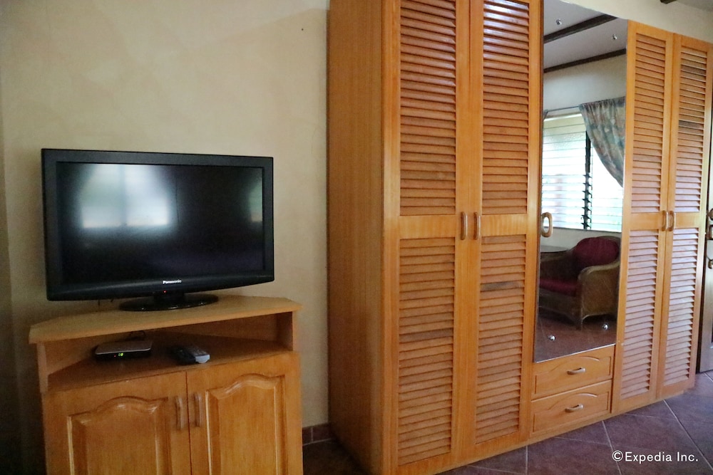 Deluxe Twin Room, Non Smoking, Poolside photo 3