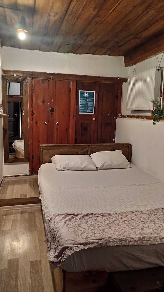 Economy Double Room, 1 Double Bed, Courtyard View photo 1