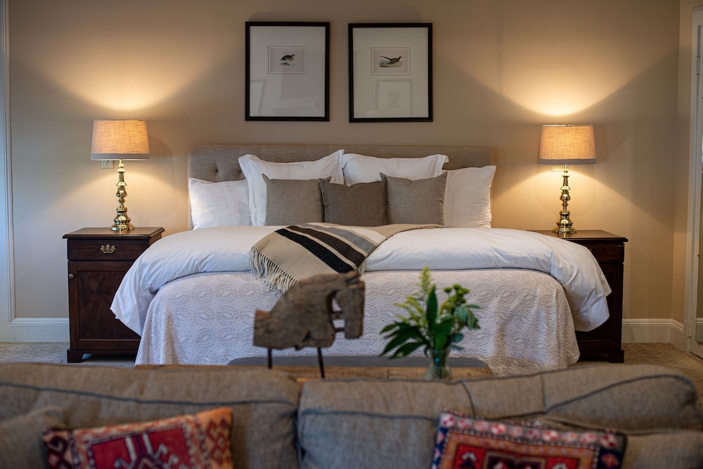 Standard Room, 1 King Bed photo 3