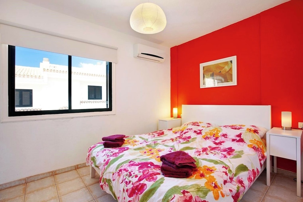 House, 2 Bedrooms, Patio