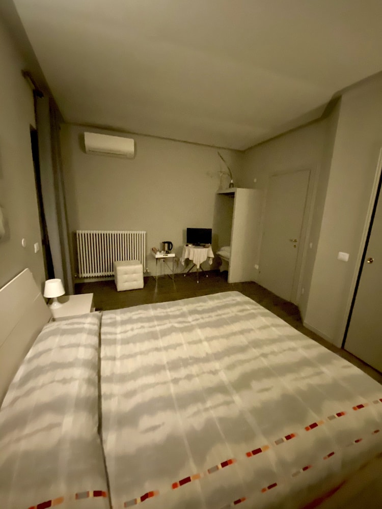 Standard Double Room photo 1