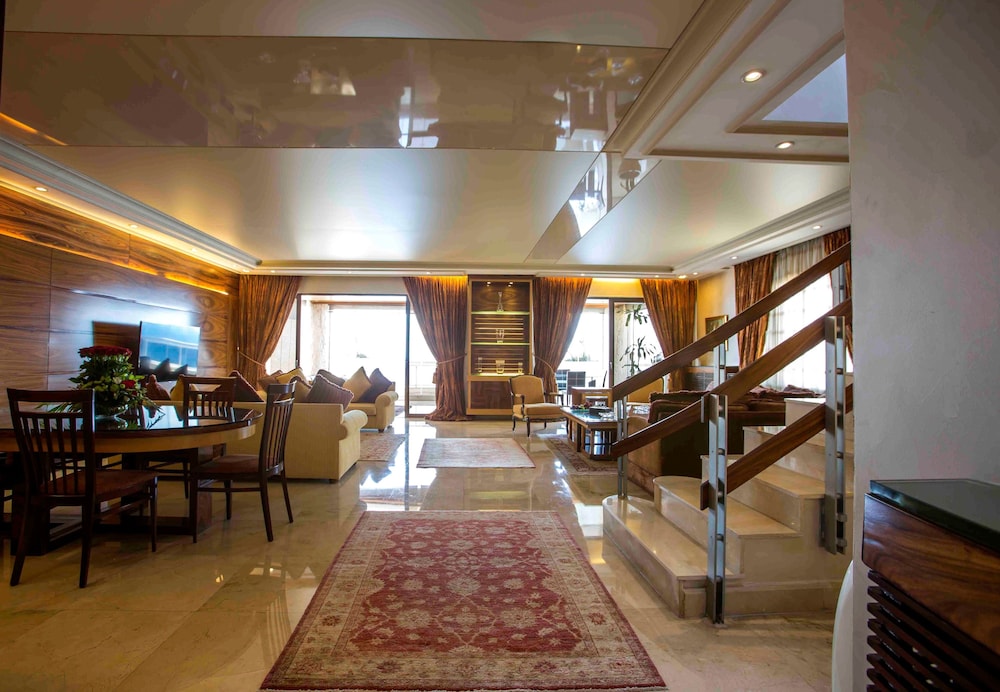Royal Suite photo 3