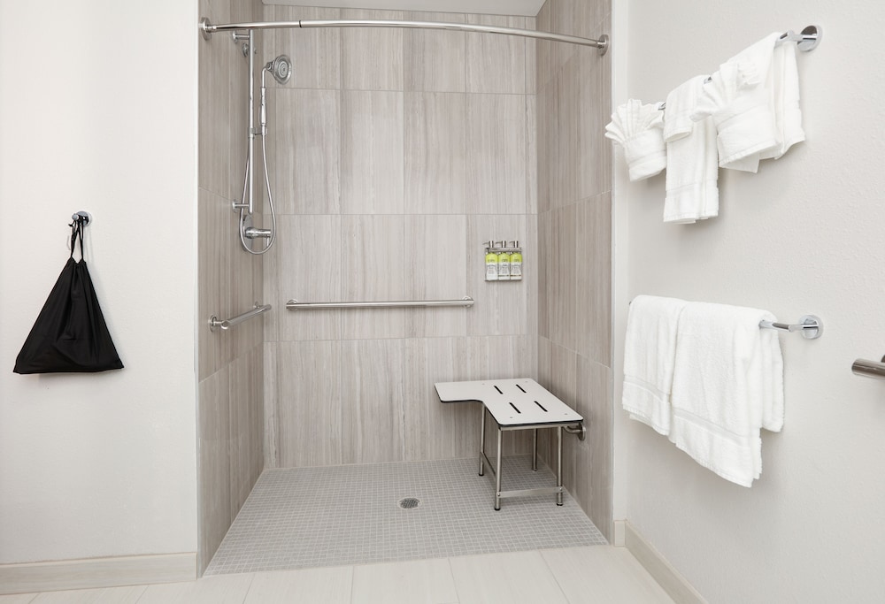 Standard Room, 2 Queen Beds, Accessible (Communications Accessible) - Photo 5
