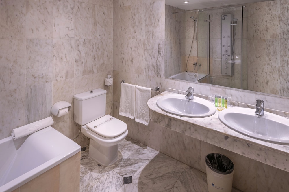 Family Triple Room - Photo 4