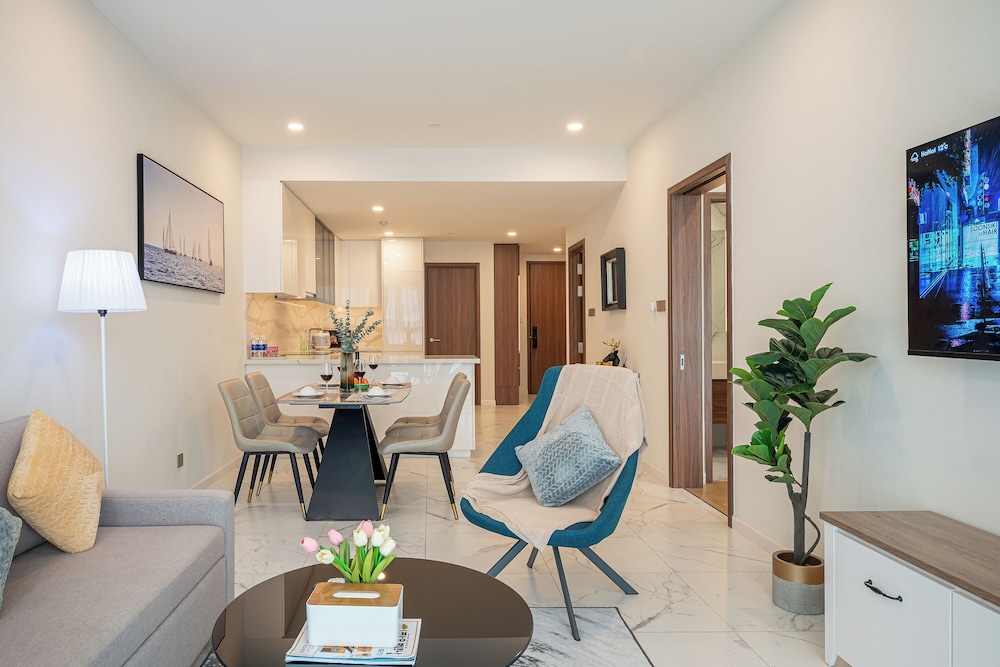 Luxury Apartment, 2 Bedrooms, Balcony, City View