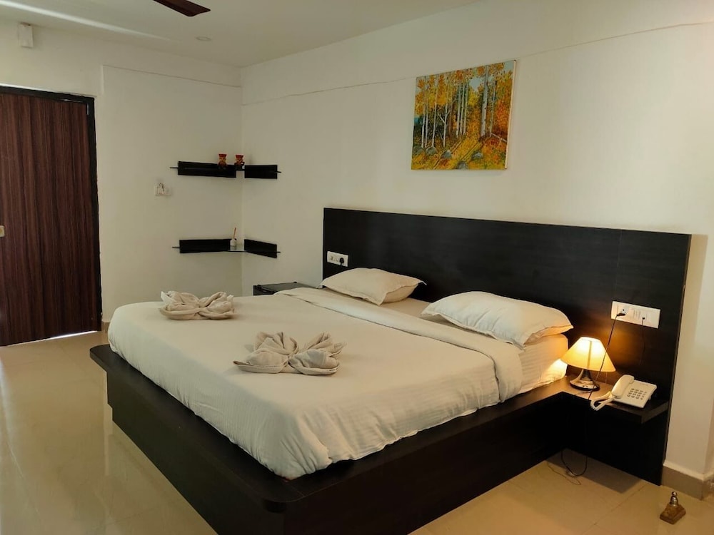 Basic Double Room photo 2