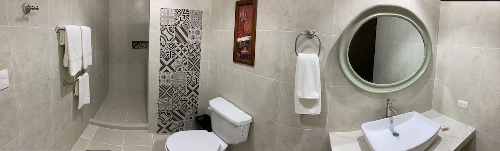 Executive Room, 1 King Bed, Non Smoking photo 3