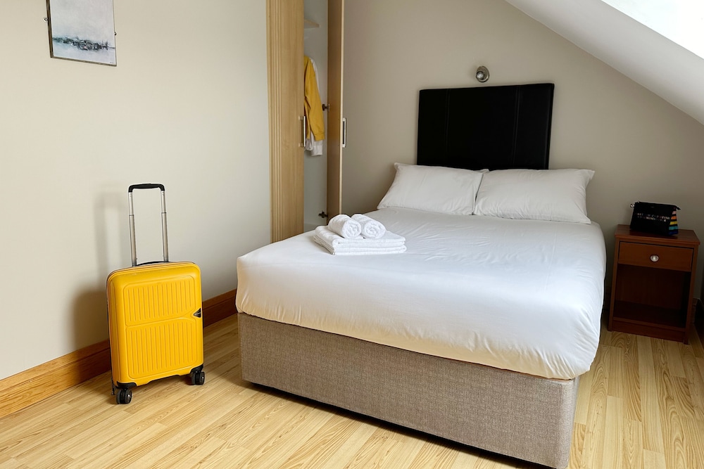 Standard Double Room, 1 Double Bed, Non Smoking, Shared Bathroom