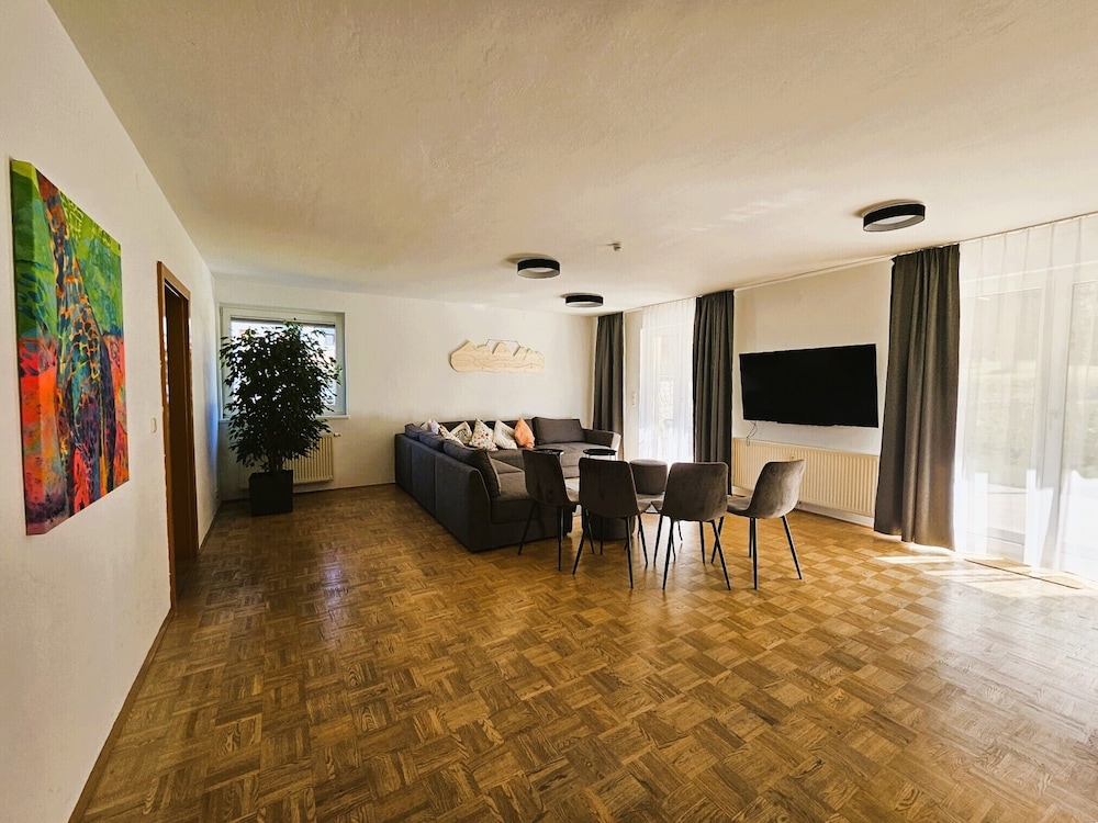 Grand Apartment, Mountain View