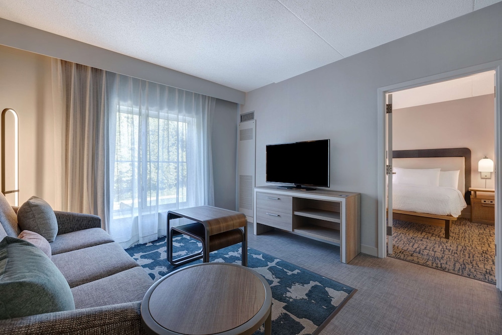 Suite, 1 Queen Bed, Accessible, Non Smoking (Hearing) - Photo 3