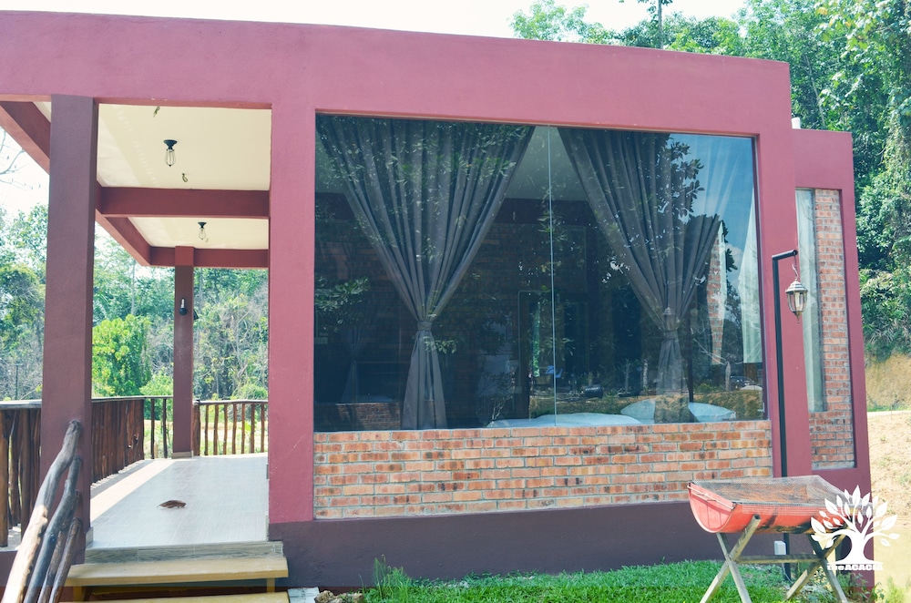Red Brickade photo 2